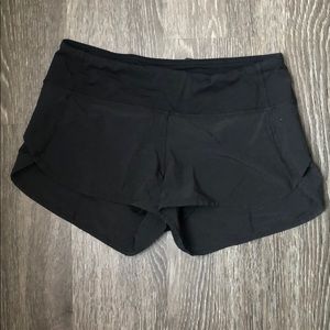 Black Lululemon speed up 2.5” shorts